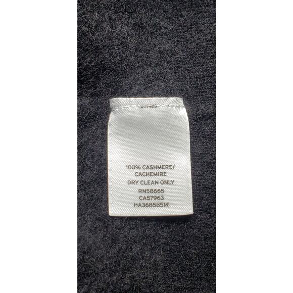 Halogen Size S 100% Cashmere Knit Super Soft Black V-Neck Sweater C26-4 - Picture 6 of 8